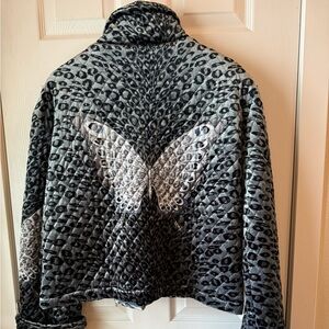 Vintage Amber Dawn quilted butterfly coat 🦋
Gorgeous addition to your wardrobe!